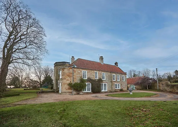 Silton Hall - Grade II Hall & Swimming Pool